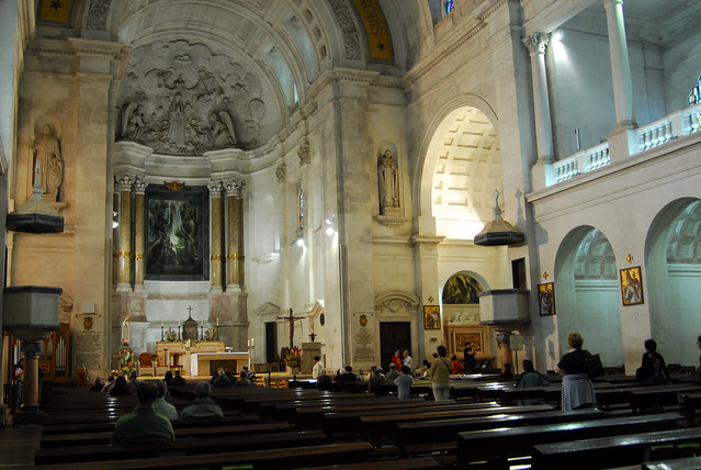 Interior de uma igreja