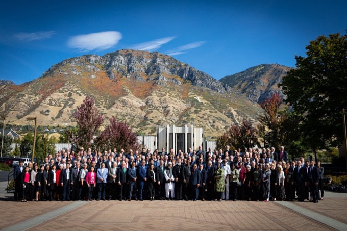 Mehr als 100 Delegierte aus fast 50 Ländern kamen an der Brigham Young University in Provo-Utah zum 26. jährlichen Symposium über Recht und Religion zusammen.