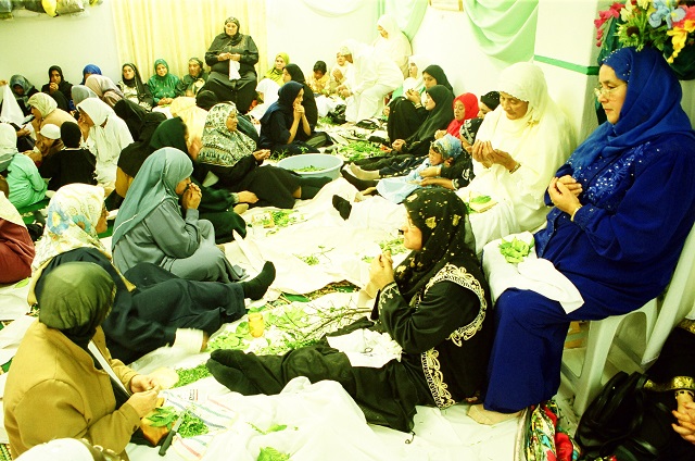 Muslim women in Cape Town prepare ‘rampies,’ scented lemon tree leaves wrapped in a piece of fabric