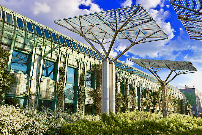 Jardín de la biblioteca de la Universidad de Varsovia
